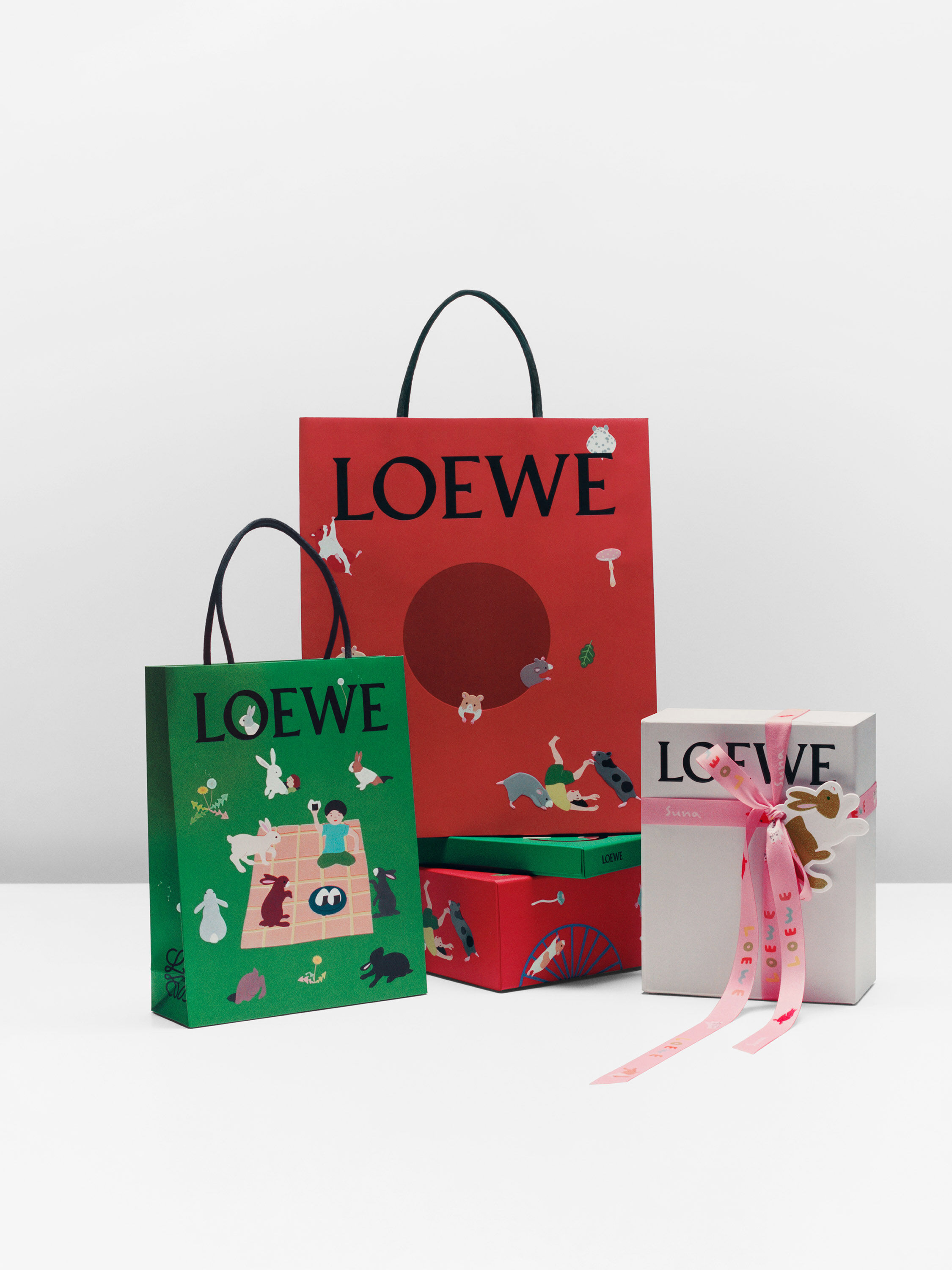 注目の福袋！ Seasonal gifts LOEWE · services shopping 衛生日用品